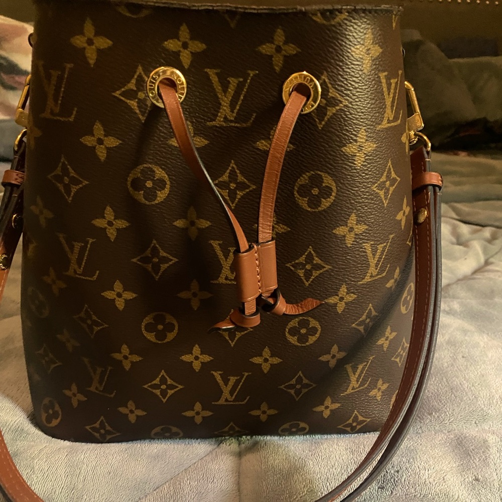 LV NeoNoe MM original price 2030.00